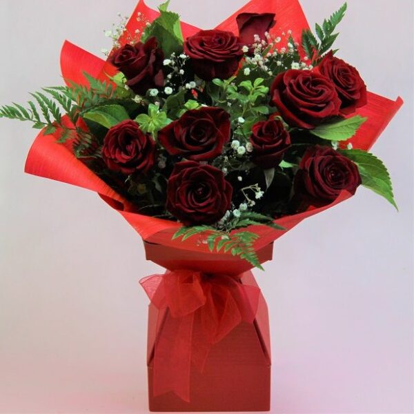 One Dozen 40cm Red Roses Floral Bouquet - Image 3