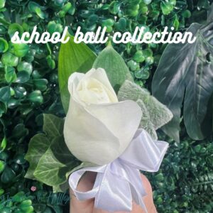BALL SEASON BUTTON HOLES