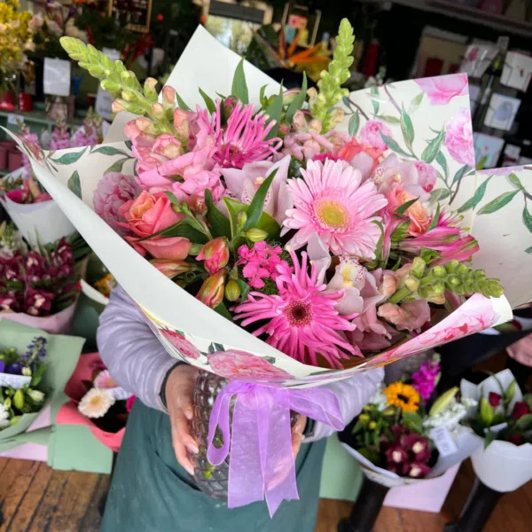 Best Mum Floral Bouquet Best Mum's Floral Bouquet - Image 1