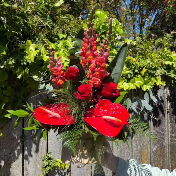 Hot Pacific Kete Floral Arrangement - Image 2