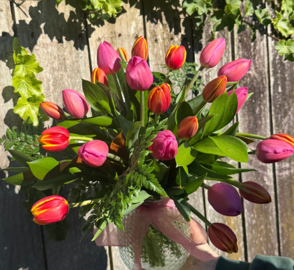 11 Tulips Floral Bouquet - Image 1